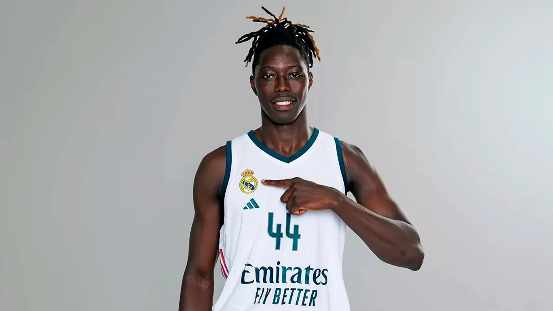 Eli John Ndiaye firma por el Real Madrid para las próximas dos temporadas