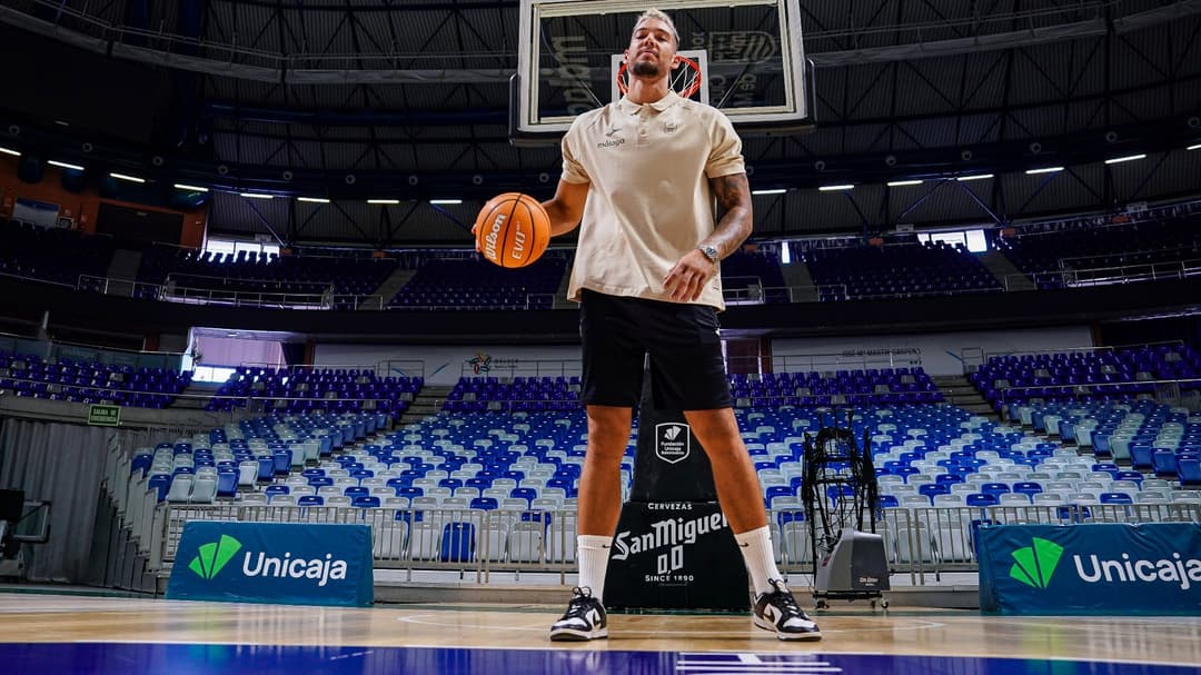 Willy Hernangómez, presentado como juegador de Unicaja