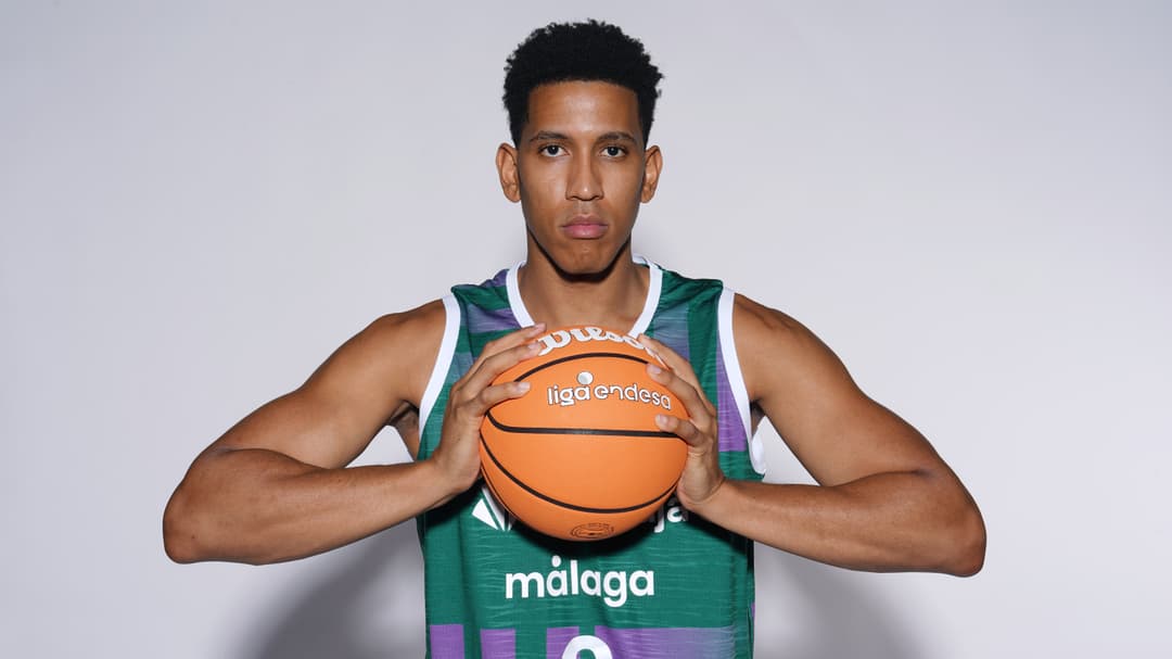 Tyson Pérez, con el balón