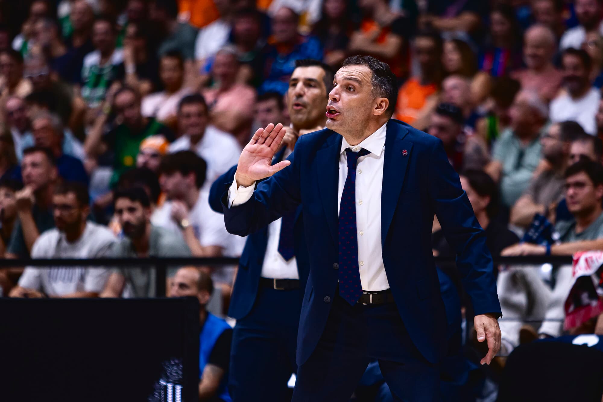 Paolo Galbiati dirige un ataque de Kosner Baskonia