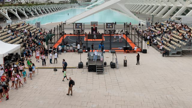 ¡Vive en directo La Jaula acb de Valencia!