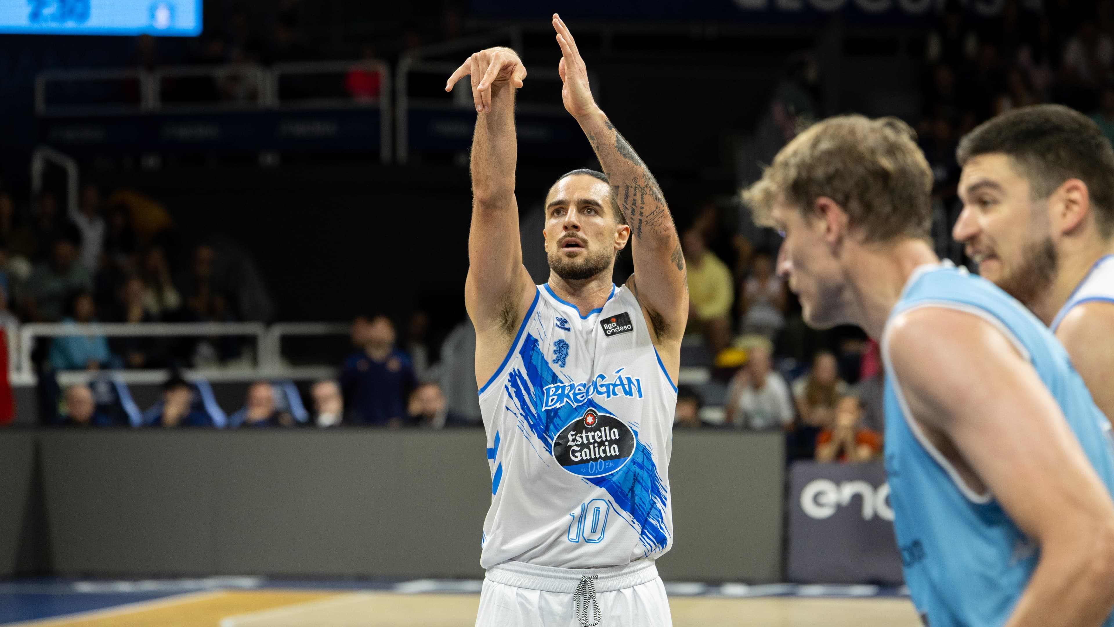 Francis Alonso firmó 24 puntos en Andorra.