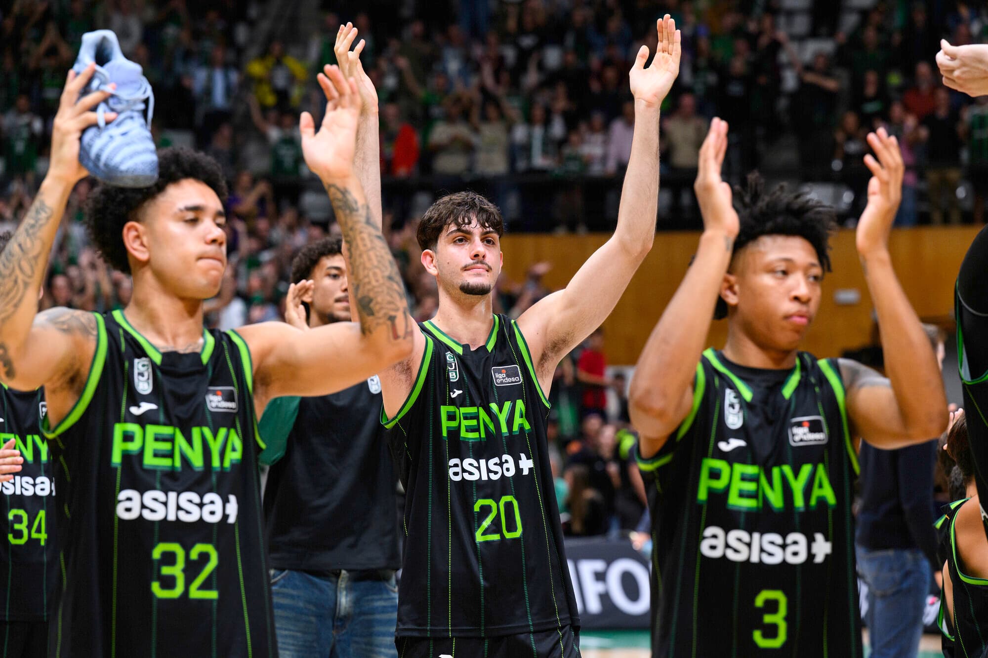 ASISA Joventut celebra la victoria en el derbi