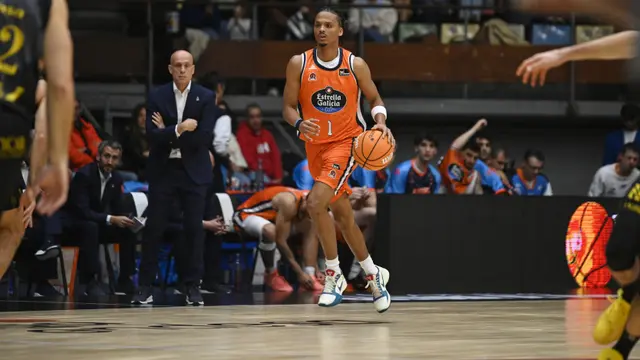 Leyma Coruña le da la vuelta en el tramo final y suma su segunda victoria (93-89)